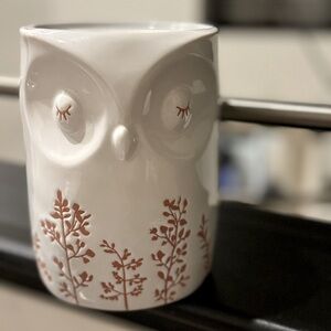 BATH AND BODY WORKS white owl pedestal 3 wick candle holder